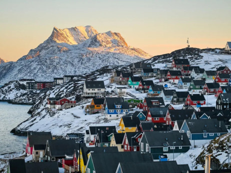 Заканите на Трамп за Гренланд го доведуваат во ризик клучното климатско истражување