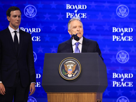 Трамп го откажа патувањето на американските претставници на преговори во Пакистан