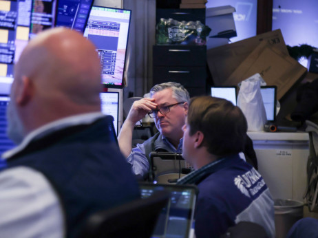 Трговците на „Голдман“ предупредуваат дека распродажбата на акции не е завршена