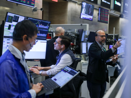 Новата трговија на Волстрит е распродавање на секоја акција што ќе се најде на удар на ВИ