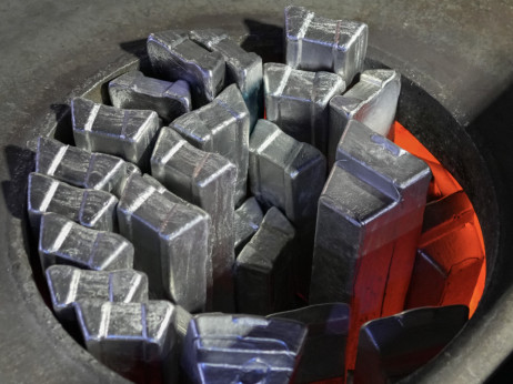 Обновата на алуминиумското производство во Абу Даби може да трае година дена