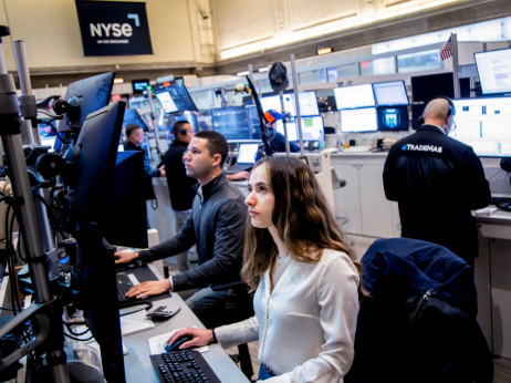 Берзански преглед: Акциите растат откако судот ги поништи тарифите на Трамп