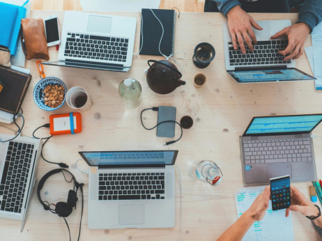 Гаражите достигнаа цена на гарсоњера - пет вести на денот