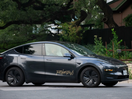 14 несреќи за осум месеци: Роботакси возилата на „Тесла“ под лупа во САД