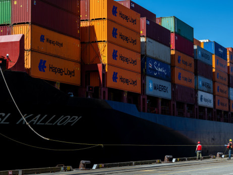 Бродовите што го поврзуваат глобалниот пазар полека преминуваат на електричен погон