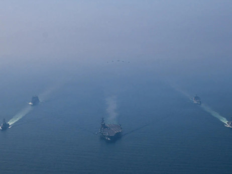 САД распоредуваат големи воени сили, Трамп вели дека Иран има уште само неколку дена за договор