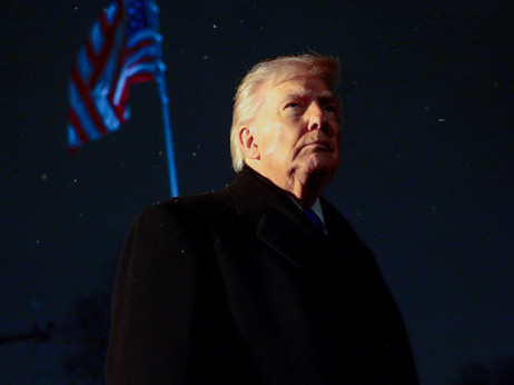 Можат ли САД законски да го разрешат Трамп?