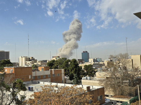 Израел започна напад врз Иран, пријавени експлозии во Техеран
