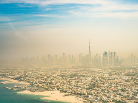 Дубаи го доживува најлошиот кошмар, остатоци од ирански ракети погодија луксузен хотел