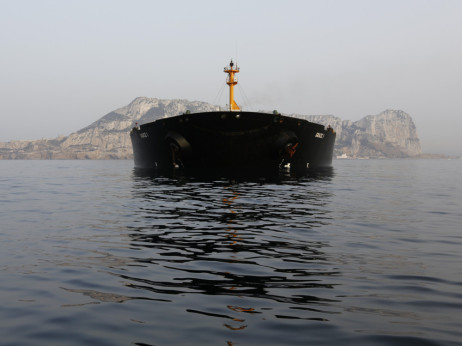 Прв напад врз танкер во близина на Ормускиот Теснец од почетокот на војната