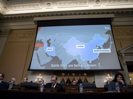 Trump bombarduje Iran, a zapravo cilja Kinu