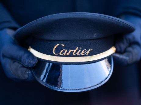 Луксузните акции паѓаат поради кризата на Блискиот Исток - дали треба да купувате?