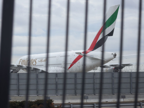 Инцидент со дронови предизвика застој на аеродромот во Дубаи