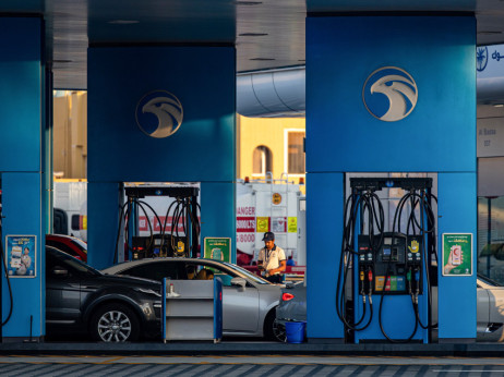 Хаосот на пазарот на нафта расте додека Заливот го намалува производството