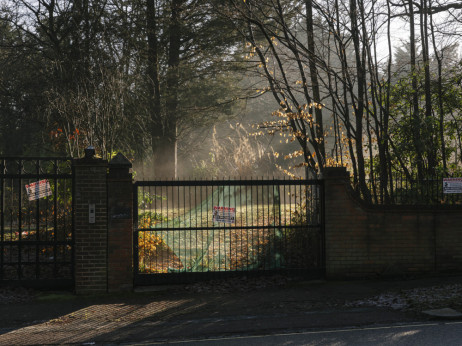 Како новиот врховен лидер на Иран изгради глобално царство од луксузни недвижности