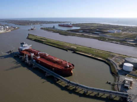 САД ќе укинат старо правило за морепловство за да ја намалат цената на горивото