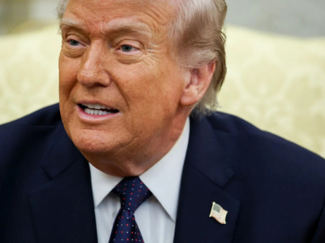 Трамп бара помош од други земји за обезбедување на Ормускиот Теснец