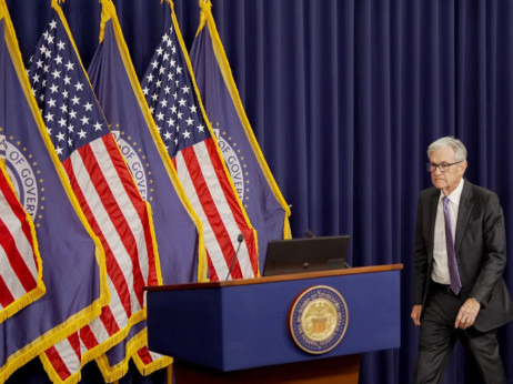 Фед ќе ги задржи каматите додека војната со Иран ја зголемува економската неизвесност