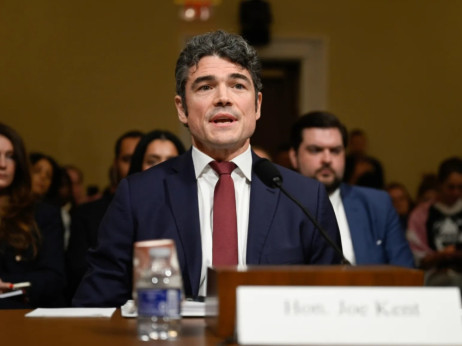 Врвен функционер од контраразузнувањето на САД поднесе оставка, не ја оправдува војната во Иран