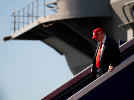 Трамп ги одложи нападите врз Иран, нафтата падна за 14 отсто