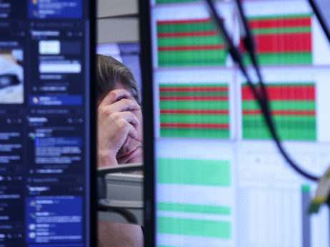 Берзански преглед: Од скандал до берзанска ѕвезда, златото и среброто пак тонат