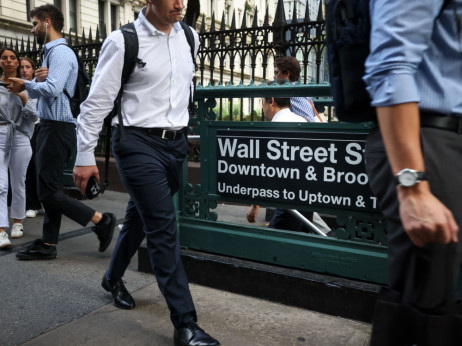 Рекордни бонуси на Волстрит - фондот достигна 49,2 милијарди долари во 2025 година