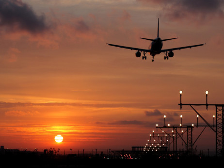 Збогум на евтините летови: скапите авионски билети ќе го погодат летниот одмор