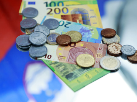 Brezplačni bančni računi: le prek NLB 12-milijonski udarec za proračun
