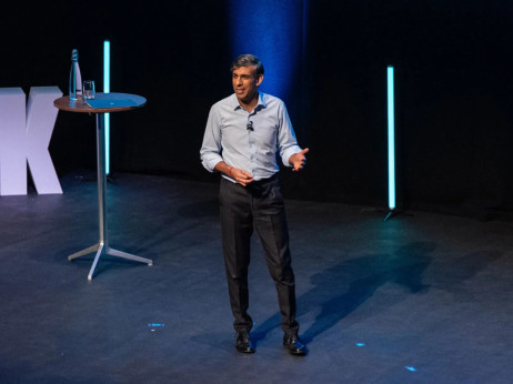 Новиот советник на „Голдман Сакс“, Риши Сунак ги повикува малите компании да користат ВИ