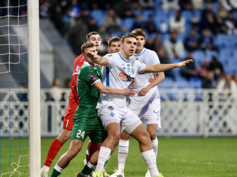 Фудбал за време на војна: Во Украина и натаму се игра покрај атомски засолништа