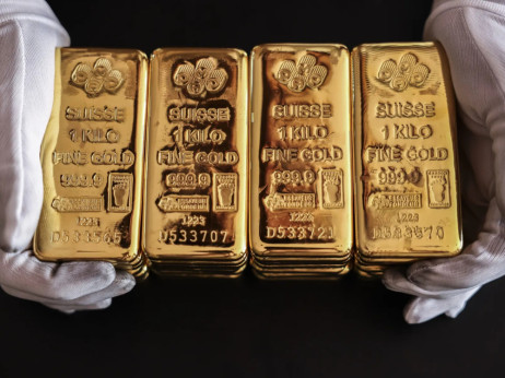 Златото расте по сигналите од Фед и најавите за можно повлекување на Трамп од војната