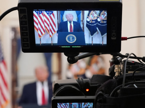 Трамп им се закани со затвор на новинари кои известуваа за спасувачката мисија во Иран