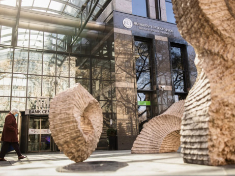 Пад од 50 отсто на клучна унгарска акција сигнализира проблеми за Орбан