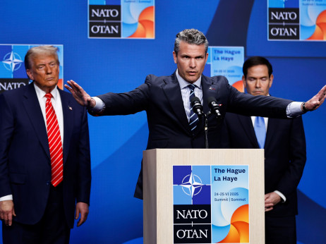 Трамп со Руте ќе разговара за можно повлекување од НАТО