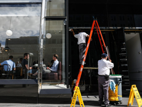 Невработеноста во САД падна, бројот на нови работи места порасна над очекувањата