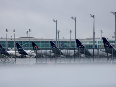 „Луфтханза“ предупредува на ризик од недостиг на авионско гориво