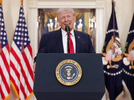 Новиот рок на Трамп за Иран ги држи пазарите под уште поголем притисок