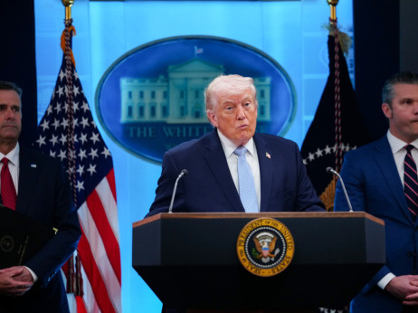 Трамп продолжи со заканите: Можеме да го уништиме Иран за една вечер!