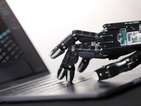 Истражување: Половина од медицинските совети што ги даваат четботовите се неточни