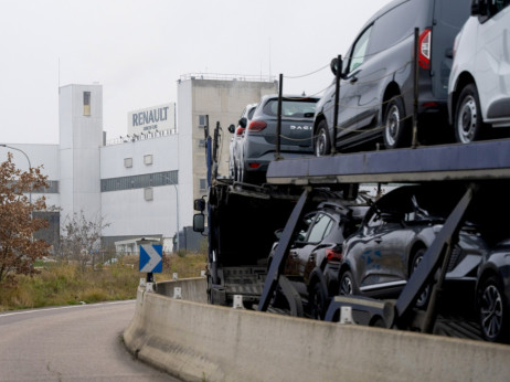 „Рено“ најави отпуштања на 20 отсто од инженерите