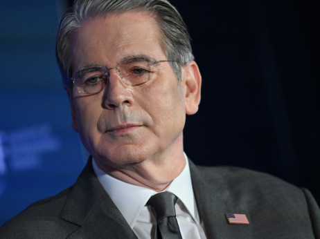 Бесент вели дека царинските стапки на Трамп би можеле да бидат обновени до јули