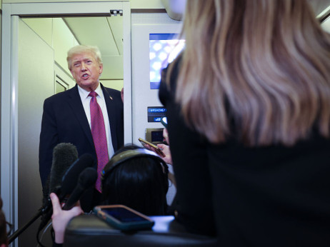 Трамп смета дека договорот со Иран е блиску, но нуклеарното прашање останува отворено