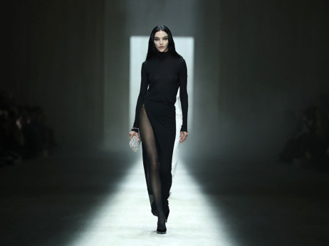 Може ли поранешен директор од автомобилската индустрија да го врати „Гучи“ во трка?