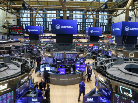 Пазарот танцува по работ - Волстрит ја игнорира војната и се обложува на технолошките гиганти