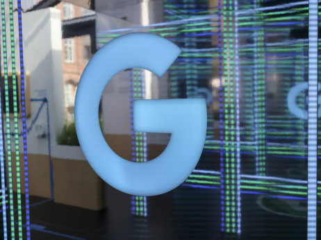 „Гугл“ планира да инвестира до 40 милијарди долари во „Антропик“