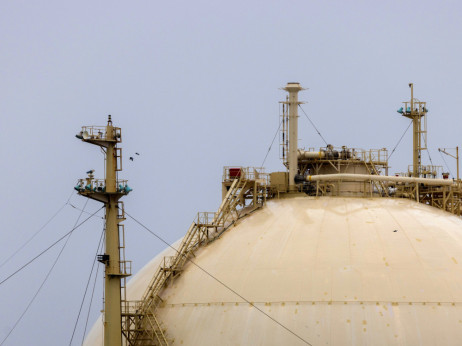 Првата пратка со ЛНГ од почетокот на војната помина низ  Ормускиот Теснец