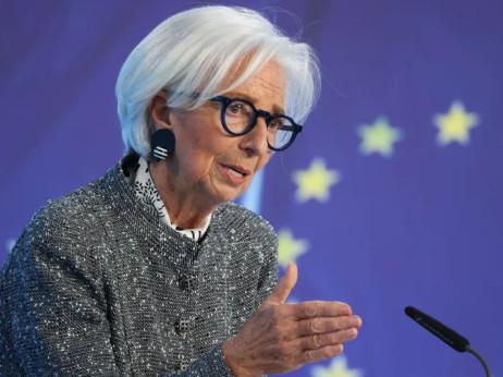 Лагард сигнализира зголемување на каматите во јуни