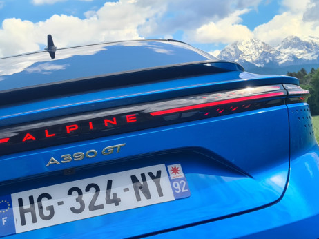 Za volanom Alpine A390 koja uskoro stiže i u Hrvatsku: Francuzi emocijama izazivaju Porsche