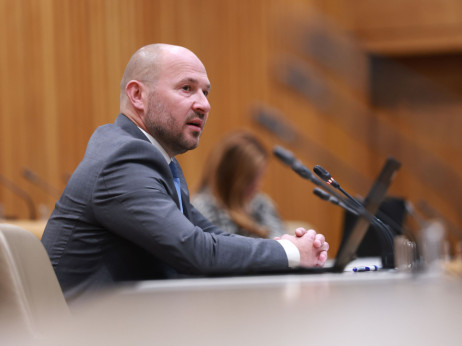 Konec subvencij za električne avte? To so sporočili z ministrstva Jerneja Vrtovca
