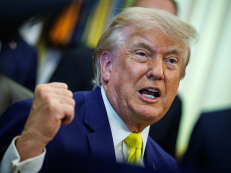 Трамп се закани со нови царини за Европската Унија поради казната за „Гугл“